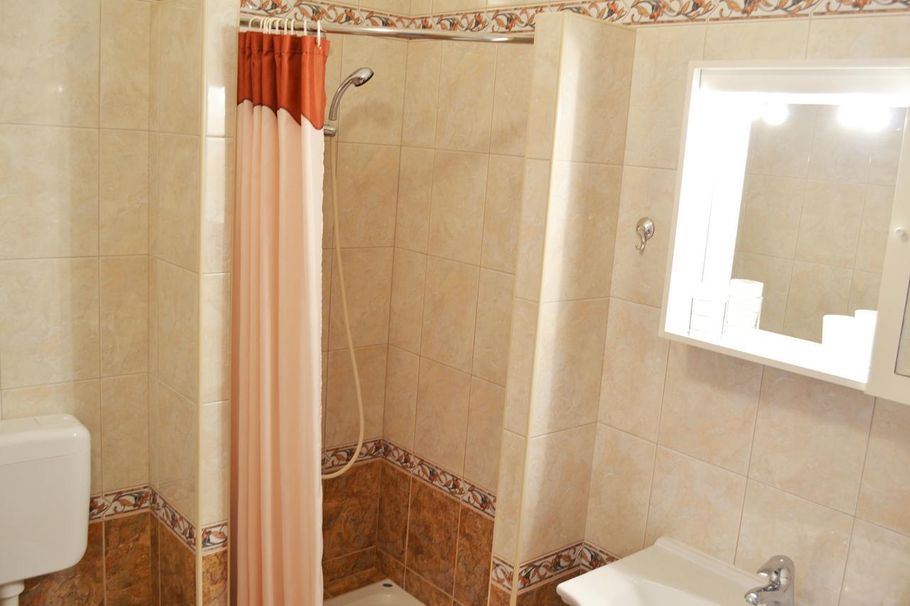 Apartments Milka Vodice Kültér fotó
