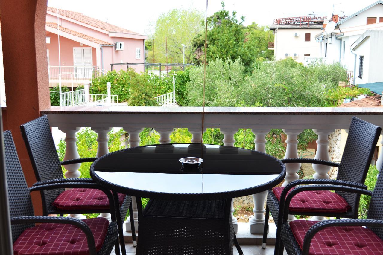 Apartments Milka Vodice Kültér fotó